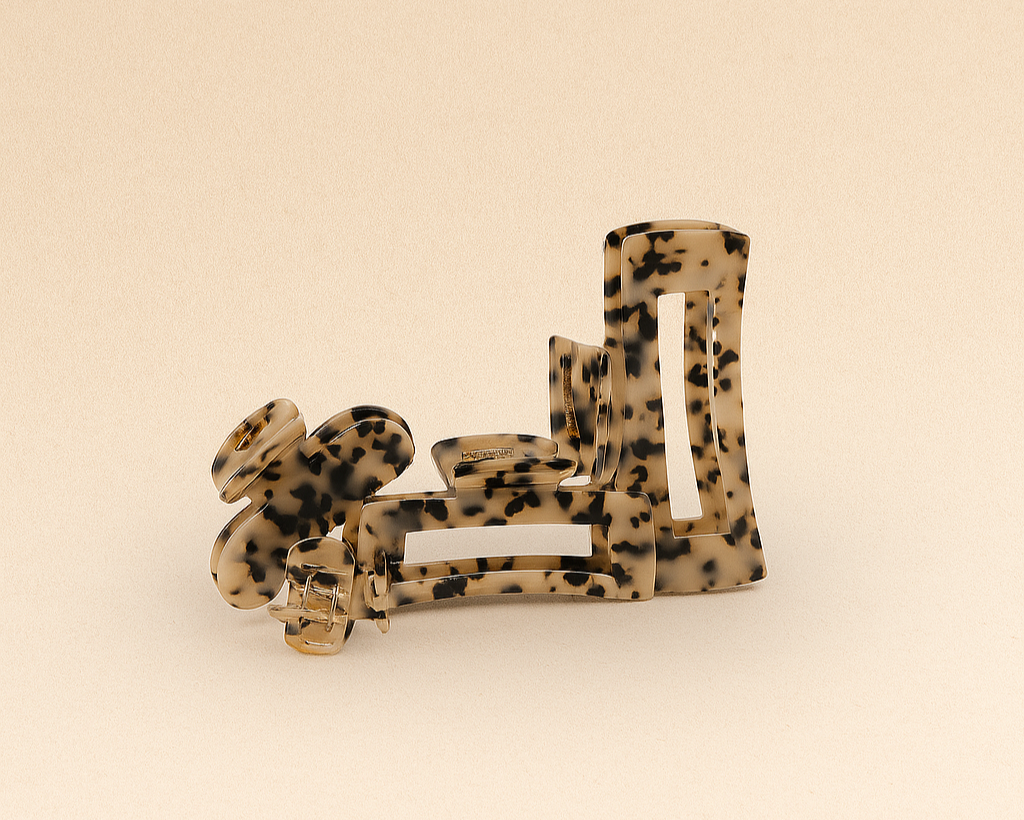 Alle gillie Haarklammern nebeneinander gelegt.