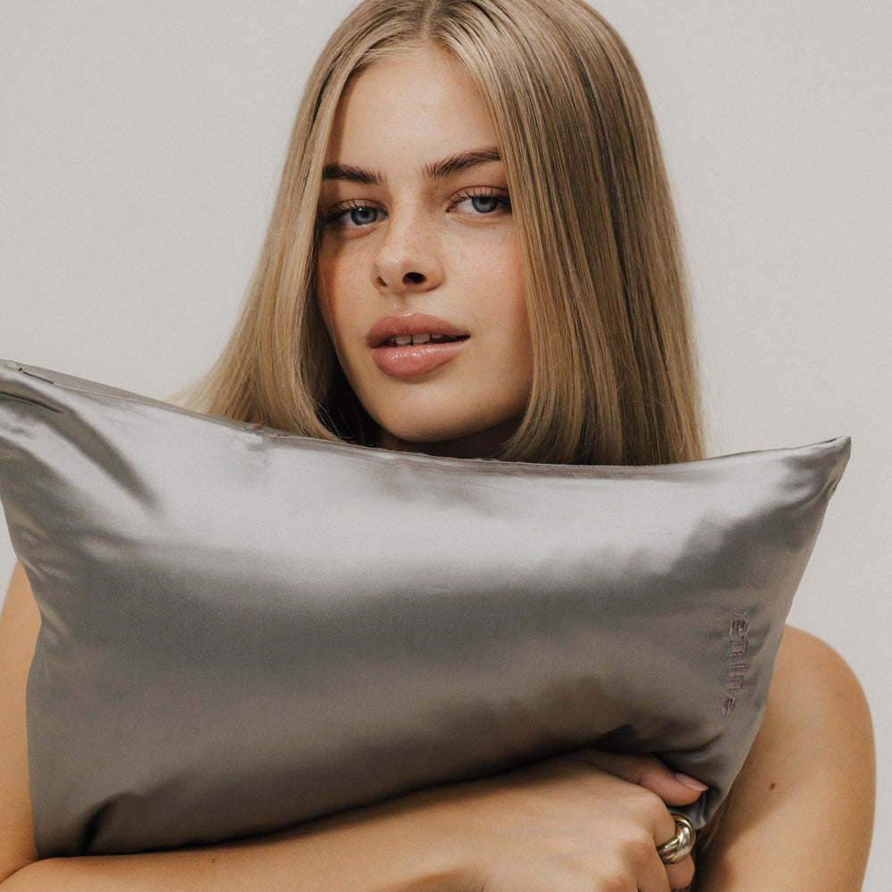 Seidenkissenbezug_80x80_grau